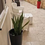 Seafront O'clock Malta Отель типа 
