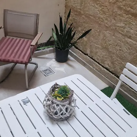 Seafront O'clock Malta * Sliema