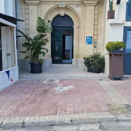 Seafront O'clock Malta Bed and Breakfast