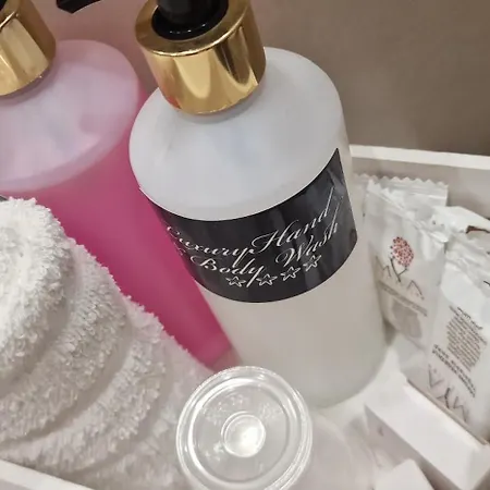 Seafront O'clock Malta ベッド・アンド・ブレックファスト スリーマ